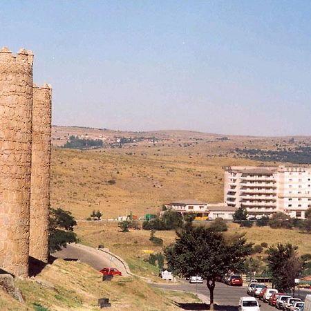Hotel Sercotel Cuatro Postes Ávila Kültér fotó