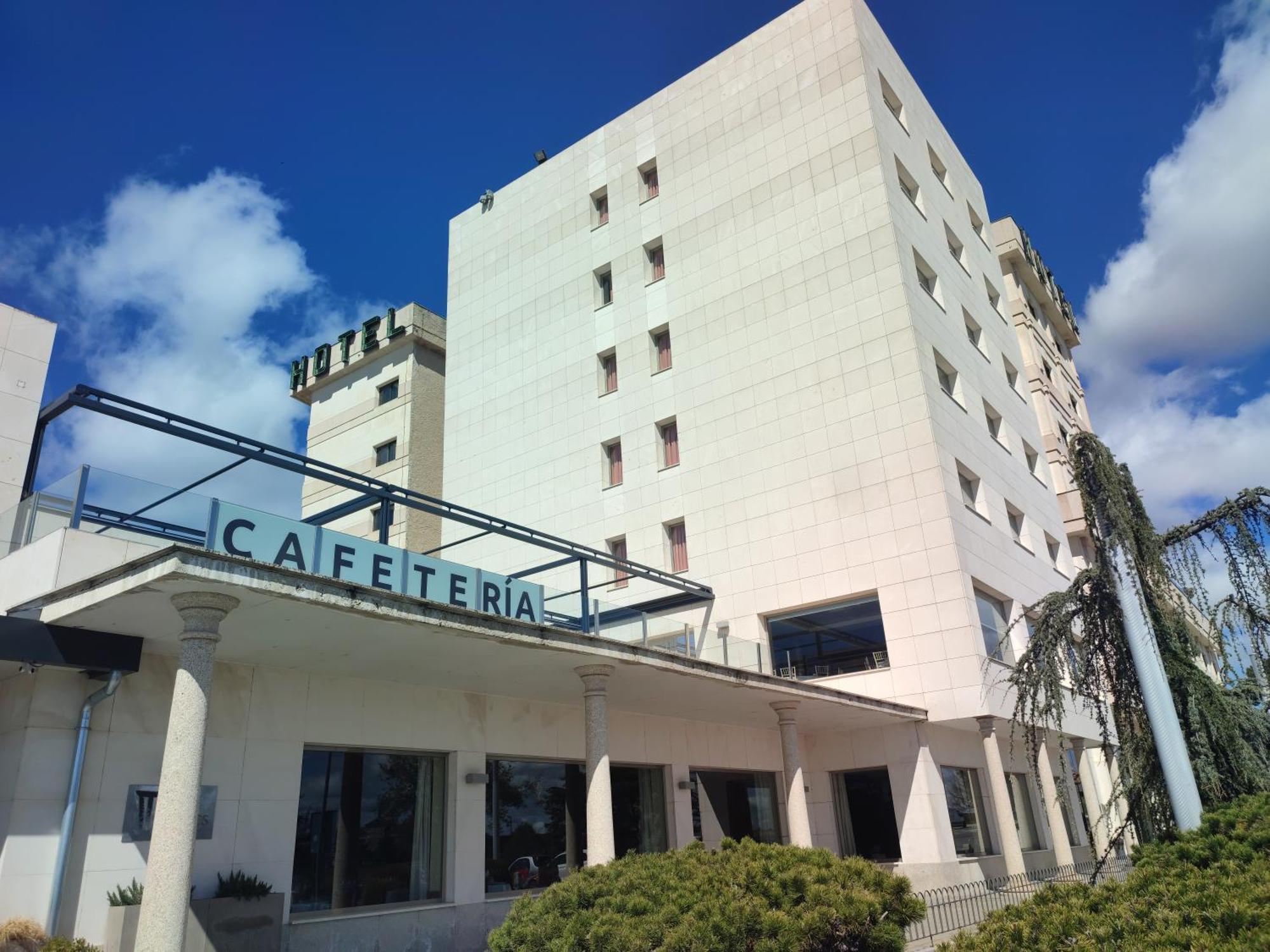 Hotel Sercotel Cuatro Postes Ávila Kültér fotó