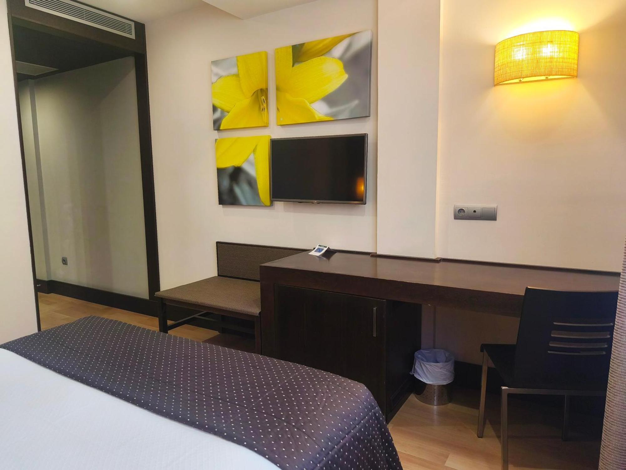 Hotel Sercotel Cuatro Postes Ávila Kültér fotó